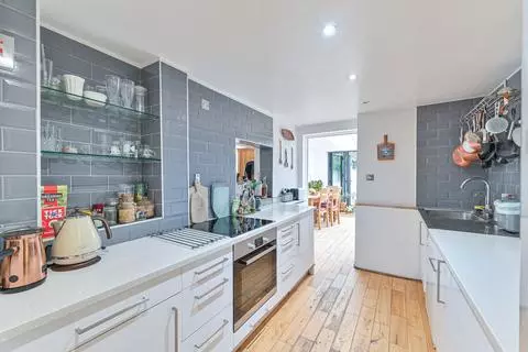 3 bedroom terraced house for sale - View 2