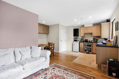 2 bedroom ground floor flat for sale, Blakes Road, London