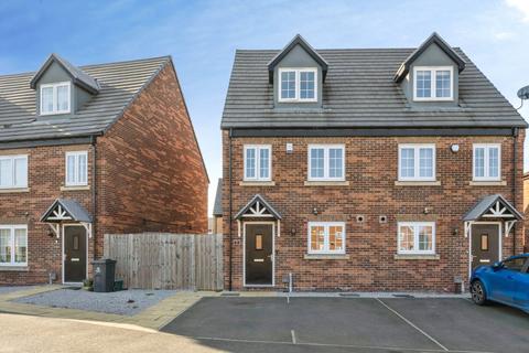 Semi-detached house - Winder Close, New Rossington, Doncaster, South Yorkshire, DN11