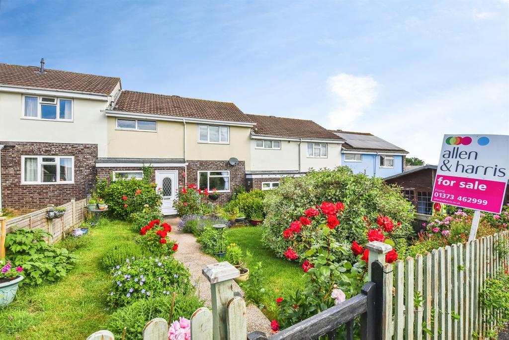 3 bedroom terraced house for sale