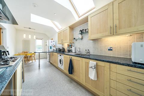 3 bedroom apartment for sale, Skircoat Green Road, Halifax, West Yorkshire, HX3