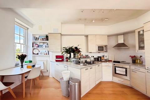 2 bedroom flat to rent, Windlesham Road, East Sussex BN1