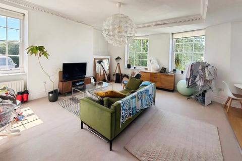 2 bedroom flat to rent, Windlesham Road, East Sussex BN1