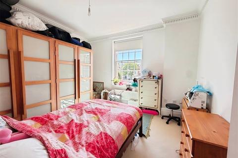 2 bedroom flat to rent, Windlesham Road, East Sussex BN1