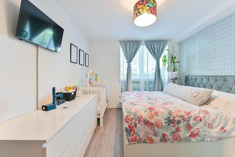 2 bedroom flat for sale, Tudway Road, Kidbrooke, London, SE3