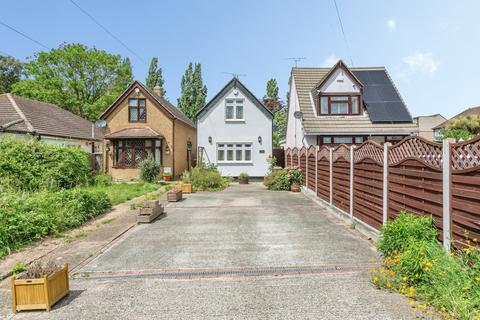 3 bedroom bungalow for sale, Lambs Lane South, RAINHAM, Essex, RM13