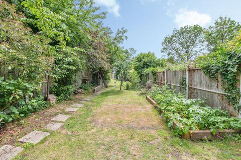 3 bedroom bungalow for sale, Lambs Lane South, RAINHAM, Essex, RM13