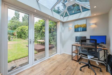 3 bedroom bungalow for sale, Lambs Lane South, RAINHAM, Essex, RM13