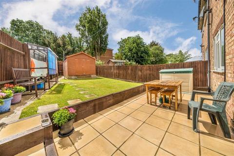 2 bedroom maisonette for sale, Horncastle Road, London SE12