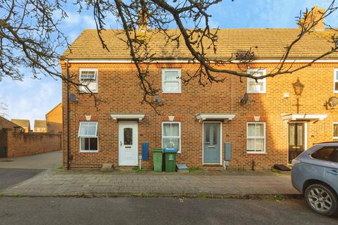 2 bedroom house to rent, Queensgate, AYLESBURY