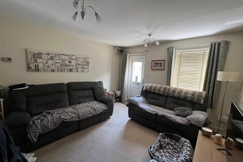 2 bedroom house to rent, Queensgate, AYLESBURY