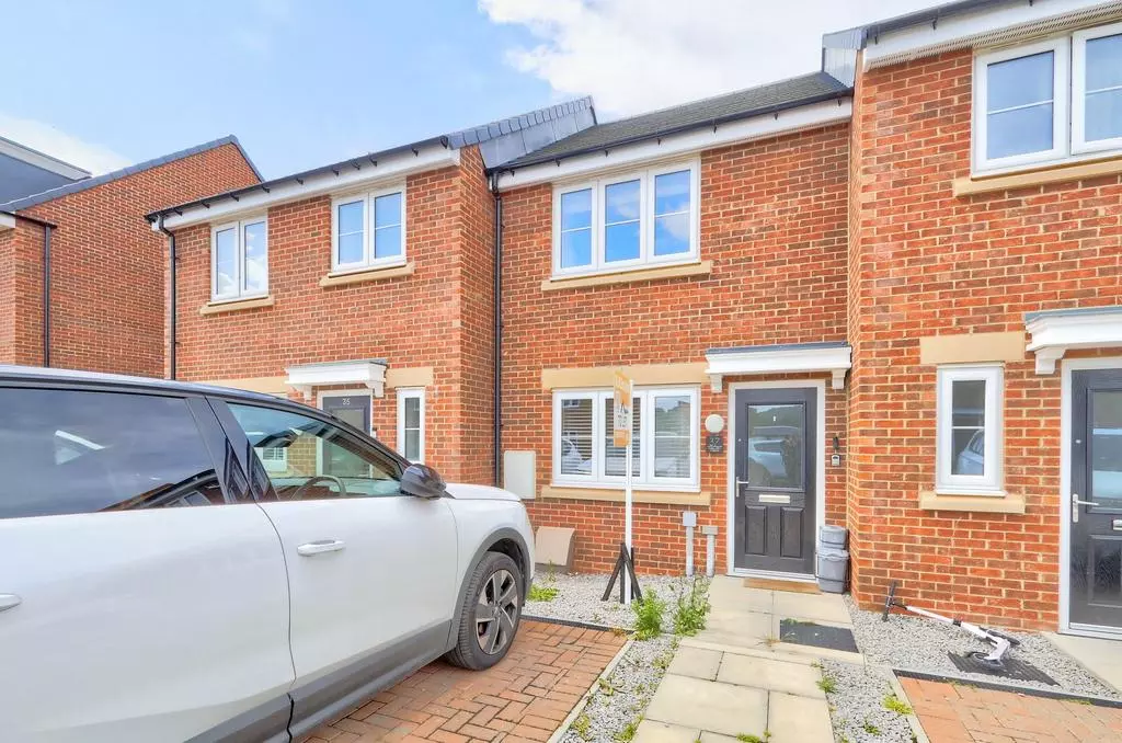 Hazelwood Gardens, Middlesbrough TS6 2 bed terraced house to rent