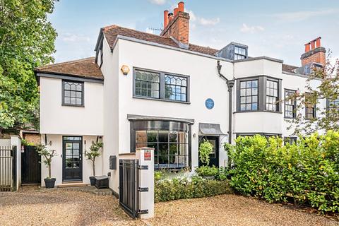 High Street, Esher, KT10