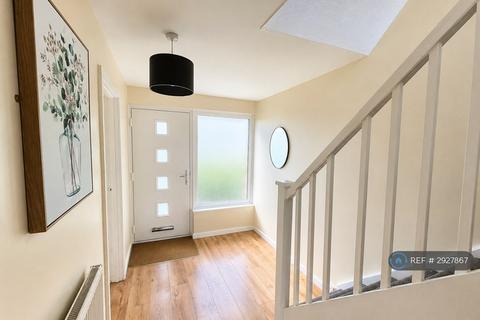 3 bedroom terraced house to rent, Kent Way, Cambridge, CB4