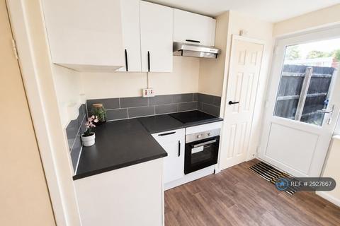 3 bedroom terraced house to rent, Kent Way, Cambridge, CB4