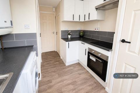 3 bedroom terraced house to rent, Kent Way, Cambridge, CB4