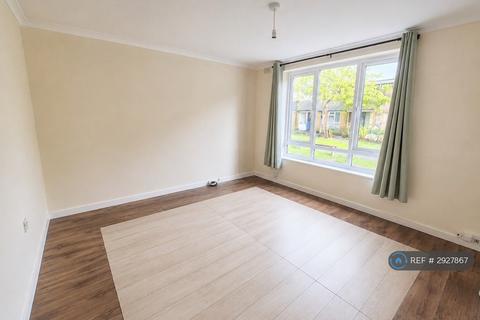 3 bedroom terraced house to rent, Kent Way, Cambridge, CB4