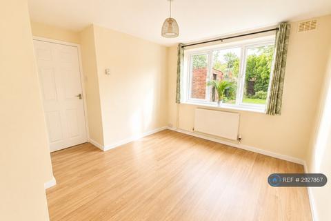 3 bedroom terraced house to rent, Kent Way, Cambridge, CB4