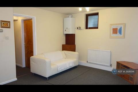 1 bedroom flat to rent, Clyffard Crescent, Newport, NP20