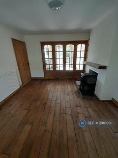 3 bedroom semi-detached house to rent, Terryfield Road, High Wycombe, HP13