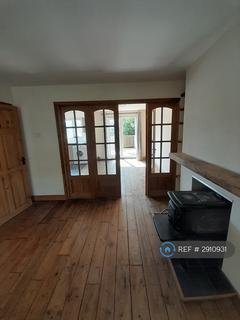 3 bedroom semi-detached house to rent, Terryfield Road, High Wycombe, HP13