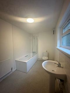 3 bedroom terraced house to rent, Castle Street, Abertillery NP13