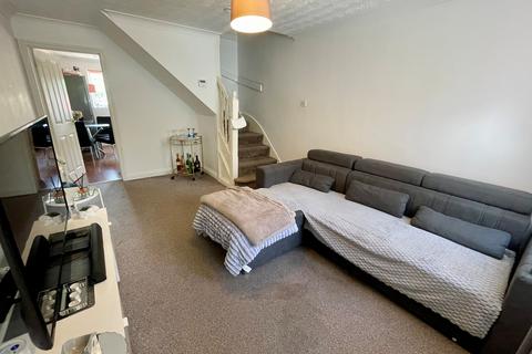 2 bedroom house to rent, Farriers Court, Peterborough, PE2