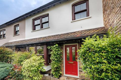 3 bedroom terraced house for sale, The Magpies, Epping Green, Epping
