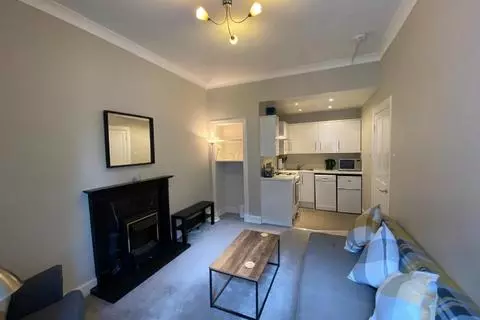 1 bedroom flat to rent - View 4