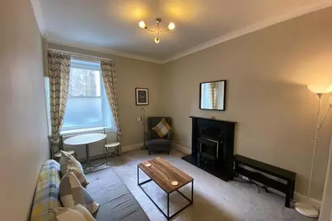 1 bedroom flat to rent - View 5