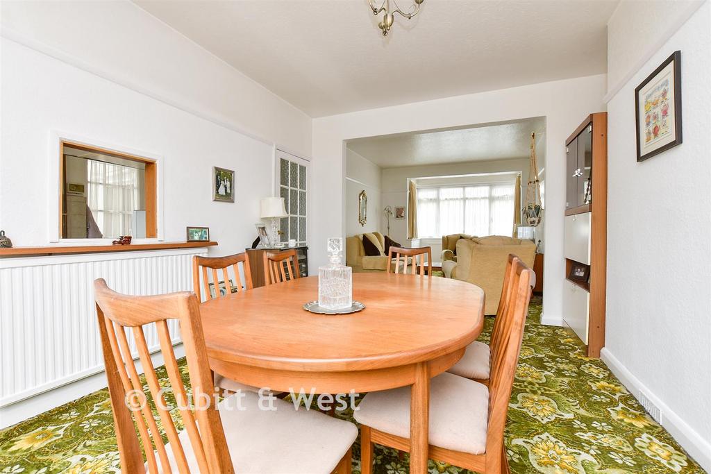 Lounge/Dining Room