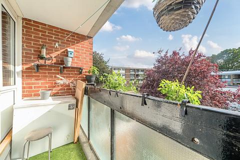 1 bedroom apartment for sale, Simnel Road, Lee