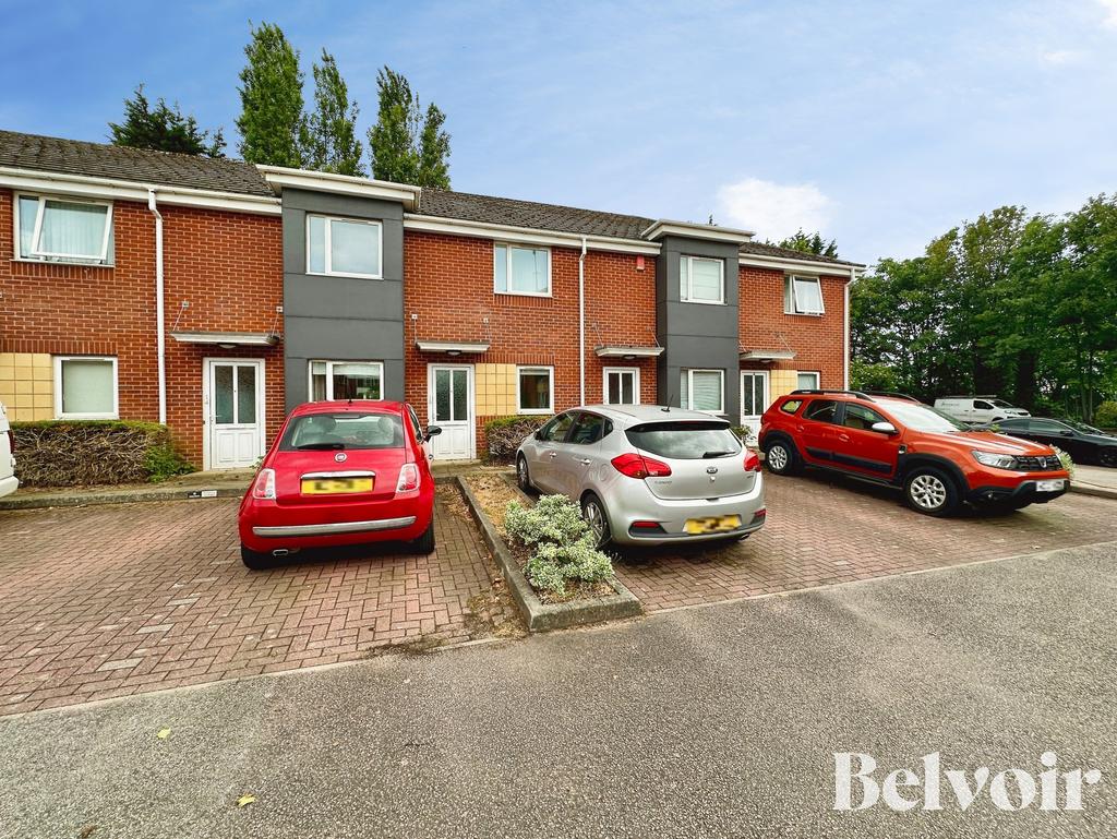 2 bedroom ground floor maisonette for sale