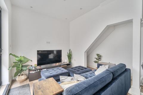 2 bedroom maisonette for sale, Lawrence Road, Ealing