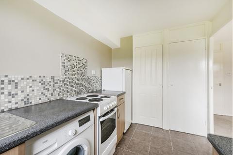 1 bedroom flat to rent, Gurney Close, Barking, IG11