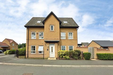4 bed semi-detached house for rent in Butcher Drive, HUNTINGDON, PE29