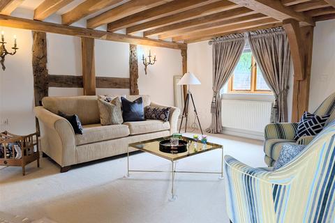 2 bedroom barn conversion for sale, Cruck Barn, Carver Street, Pontesbury, Shrewsbury, SY5 0SB
