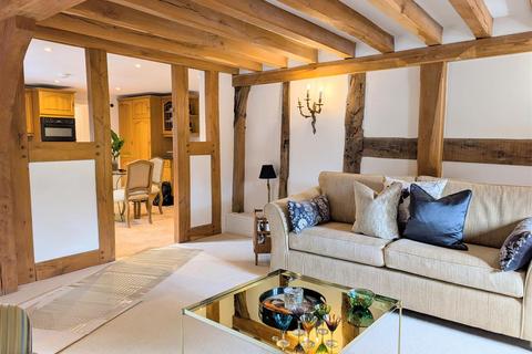 2 bedroom barn conversion for sale, Cruck Barn, Carver Street, Pontesbury, Shrewsbury, SY5 0SB