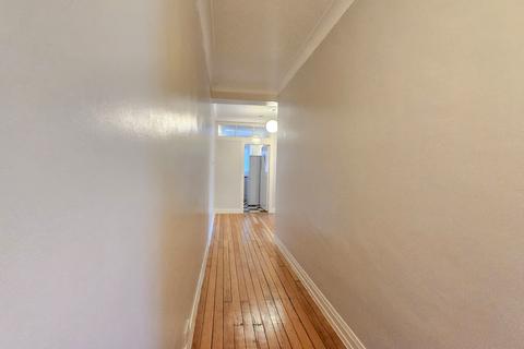 2 bedroom apartment to rent, Dorchester Court, London, SE24