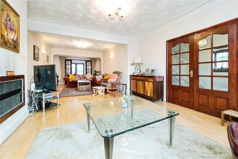 5 bedroom semi-detached house for sale, Longwood Gardens, Ilford, IG5