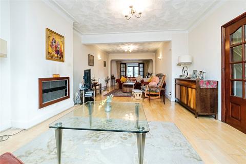 5 bedroom semi-detached house for sale, Longwood Gardens, Ilford, IG5