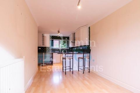 3 bedroom end of terrace house to rent, Saltmarsh, Peterborough PE2