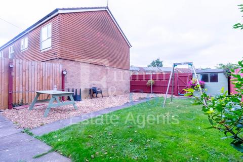 3 bedroom end of terrace house to rent, Saltmarsh, Peterborough PE2