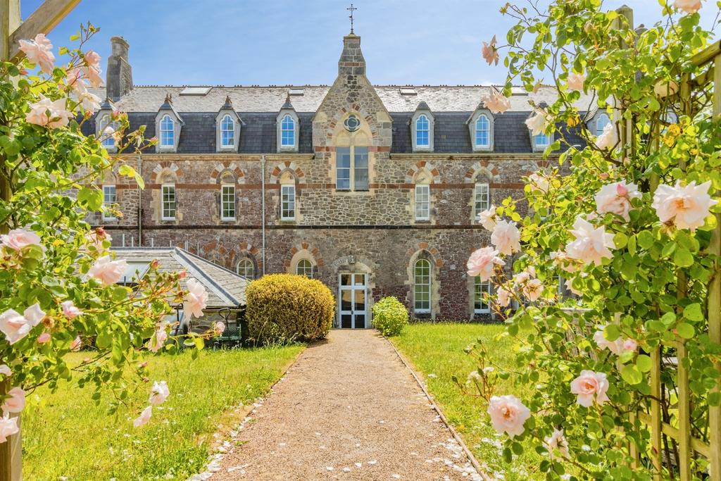 House exterior, garden