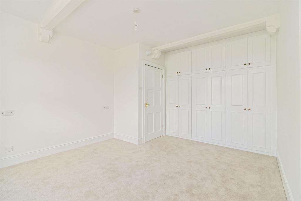 Walk-in wardrobe