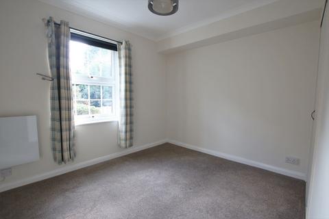 2 bedroom flat to rent, Milton Gardens, Wokingham, RG40