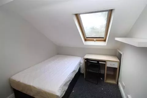 5 bedroom house to rent – pohled 5