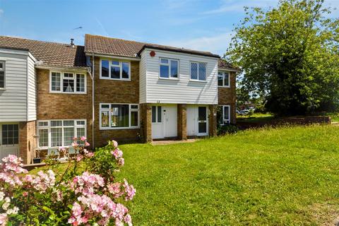3 bed terraced house for rent in Thornwood Close, Eastbourne