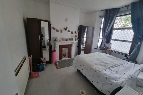 5 bedroom semi-detached house to rent, Cobbold Road, London