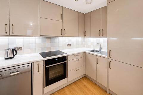 3 bedroom apartment for sale, Ovaltine Drive, Kings Langley WD4